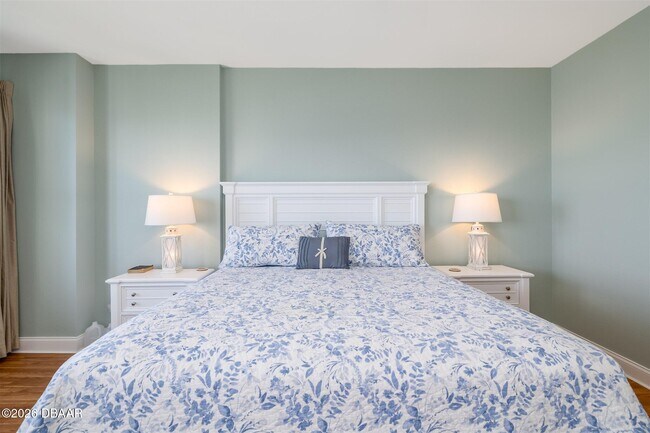 Building Photo - 2801 S Ridgewood Ave