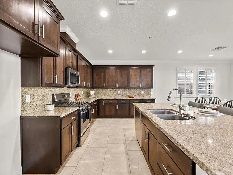 Building Photo - 663 Addison Ln