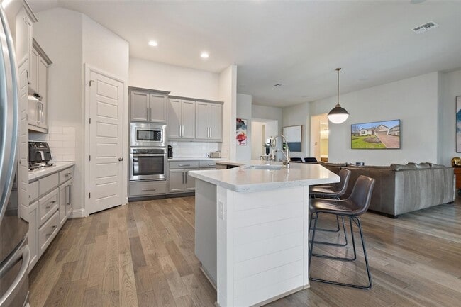 Building Photo - 216 Vista Village Cove