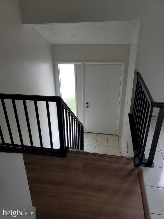 Building Photo - 7381 Hickory Log Cir