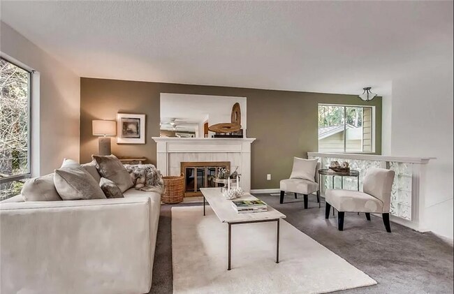 Building Photo - Spacious 5BR Home in Wild Tree – Ideal for Multi-Generational Living!