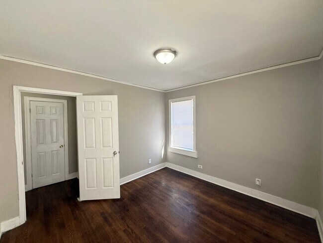 Building Photo - 406/408 N Bellevue Blvd