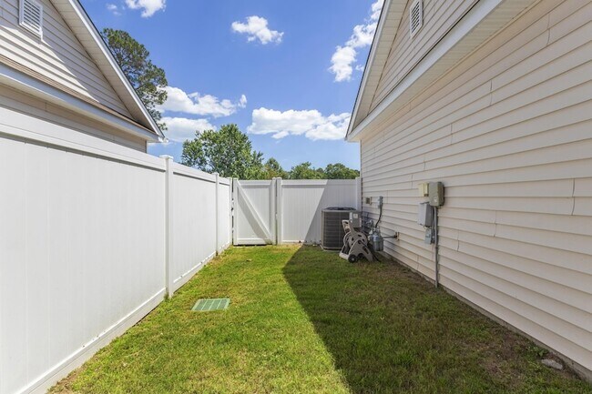 Building Photo - 4536 Livorn Loop