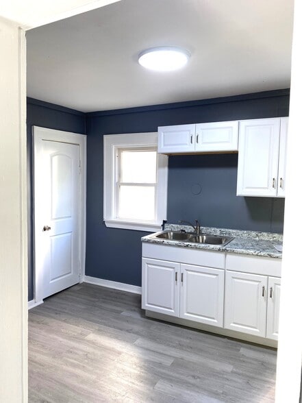 Building Photo - 411 Newman St