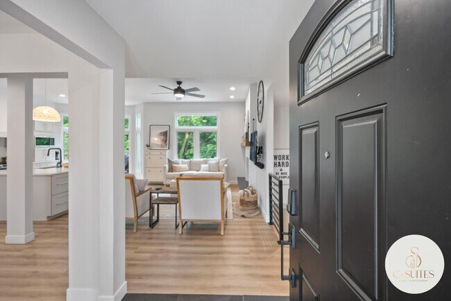 Building Photo - 1709 NW 33rd Pl