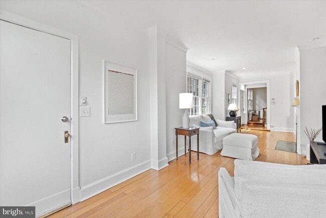 Building Photo - 1647 34th St NW