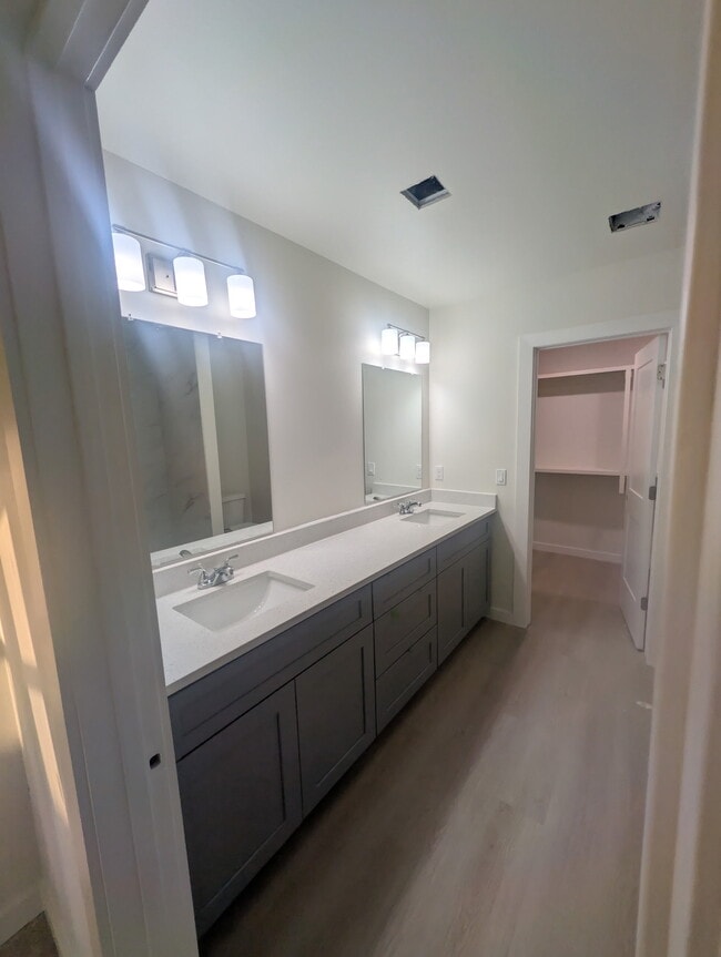 Building Photo - 202 N Ora St