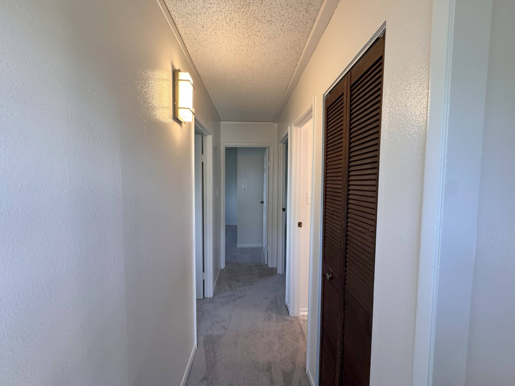 Building Photo - 98-1384 Nola St