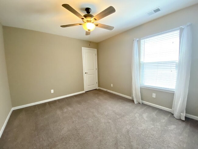 Building Photo - Four-Bedroom Home for Rent in Palmetto Poi...