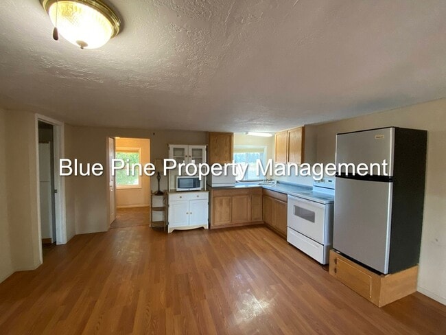 Building Photo - 8478 S 1st E