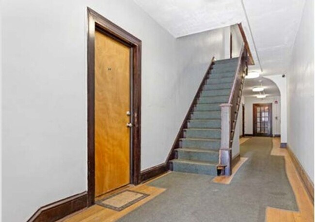 Building Photo - 154 S Whitney St