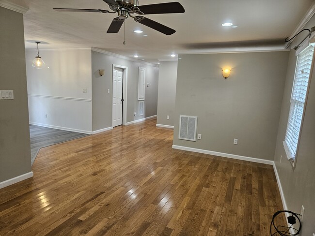 Main House Living Room - 5311 Adrian Rd