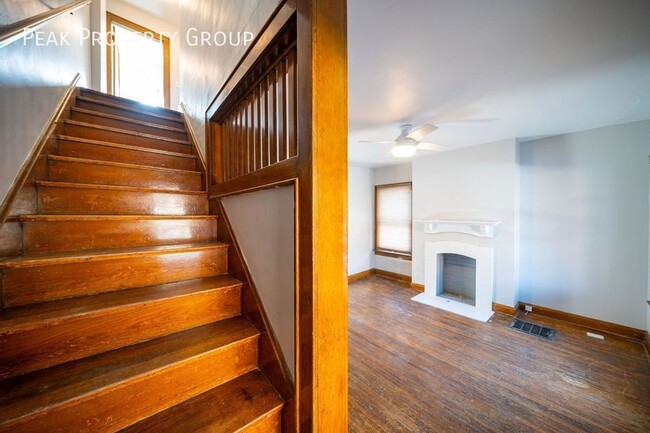 Building Photo - Available Now! Newly Renovated Townhome! L...