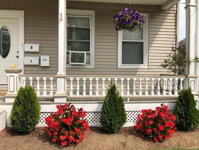 Building Photo - 72 Boston Ave