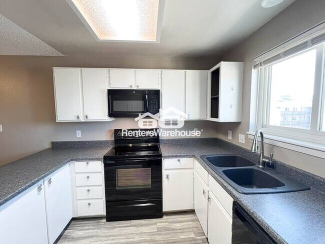 Building Photo - 1-Bedroom Westminster Condo with Balcony