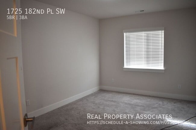 Building Photo - 1725 182nd Pl SW