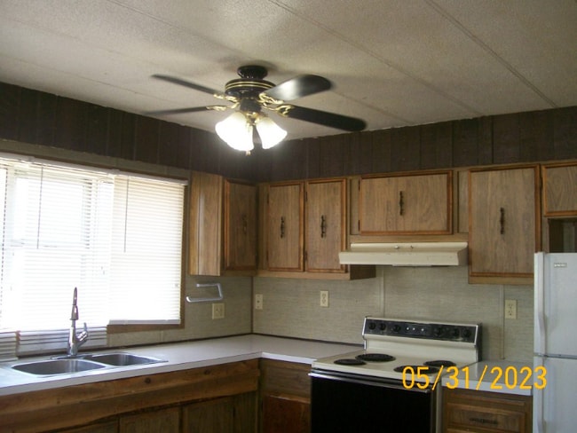 Building Photo - 13 Travertine Ln
