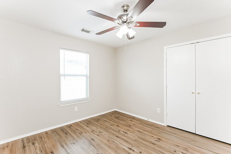 Building Photo - 12510 Aarons Way Dr