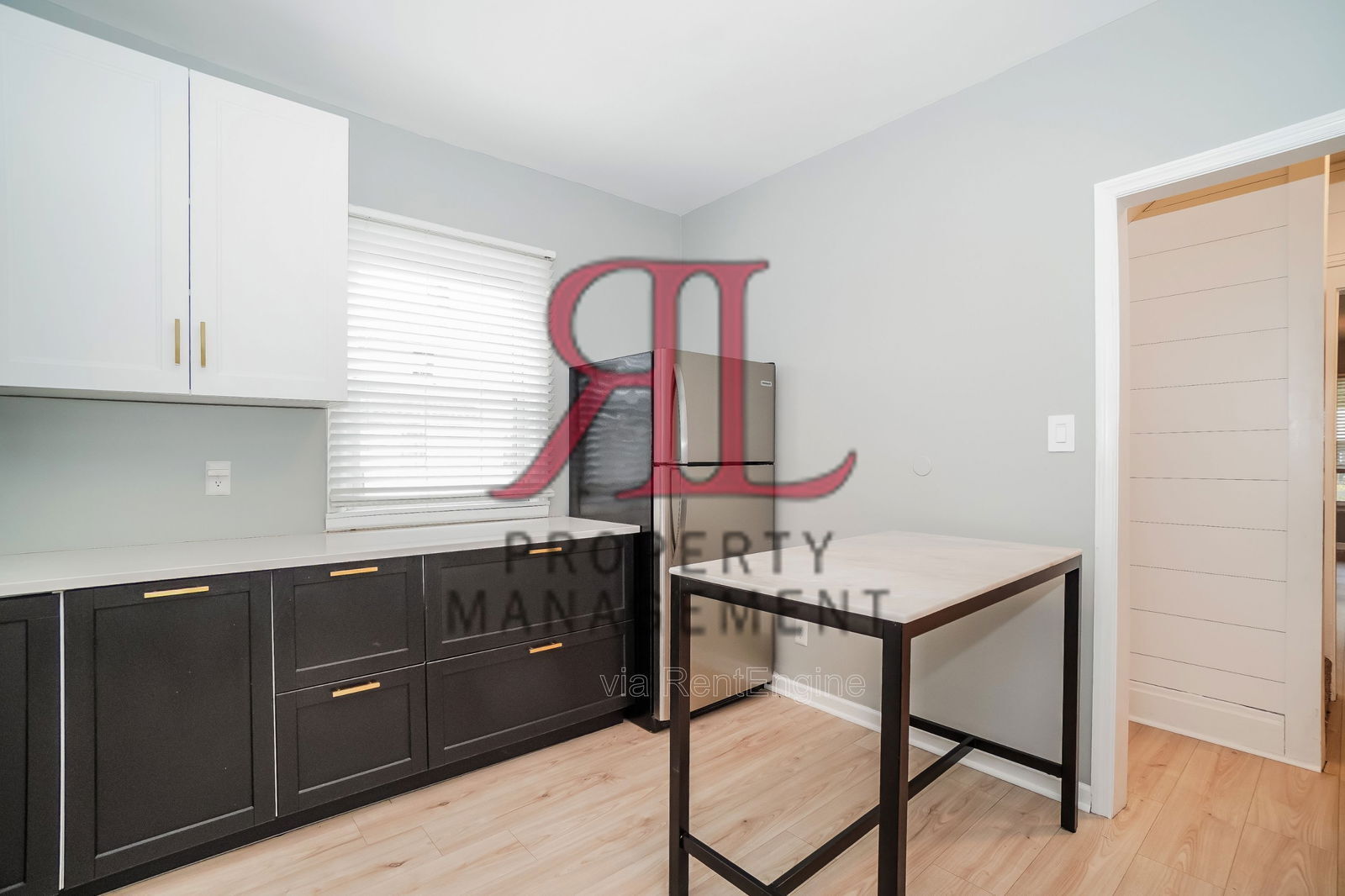 Building Photo - 543 E Jenkins Ave