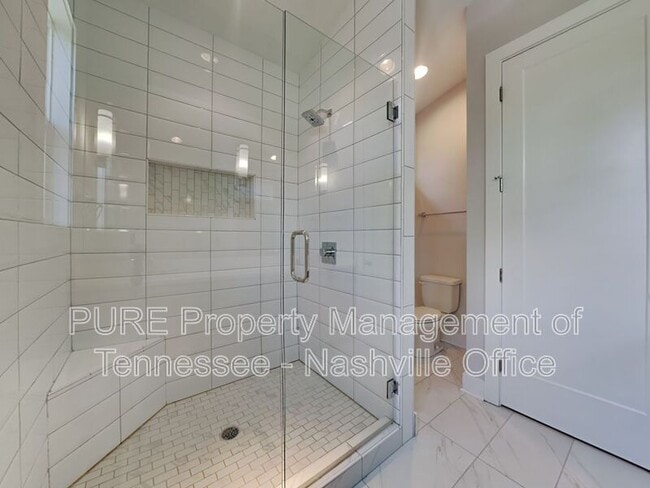 Building Photo - 1704B Simpkins St