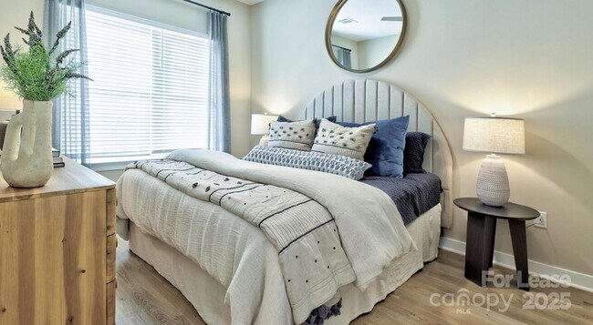 Building Photo - 8501 University Executive Park Dr