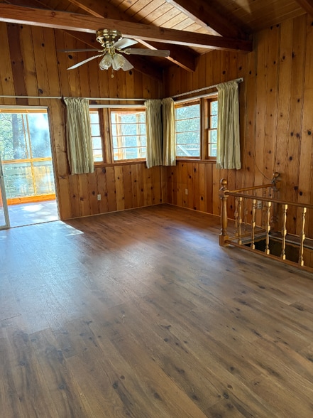 Building Photo - 25138 Valle Dr