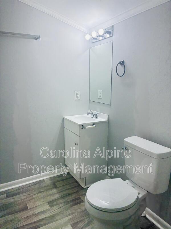 Building Photo - 409 Orange St