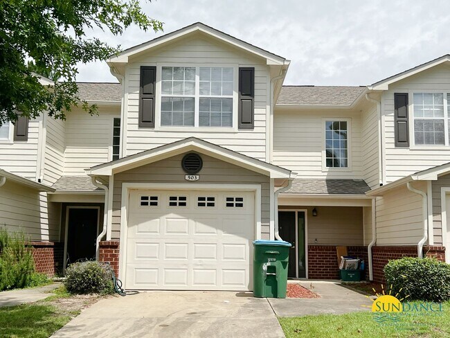 Building Photo - 3 bedroom Eagles Landing townhouse with co...