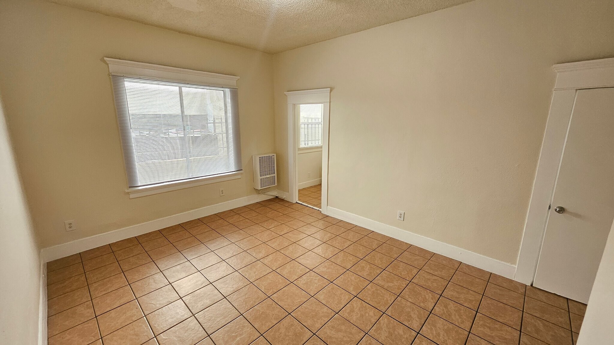 Building Photo - 743 S Burlington Ave