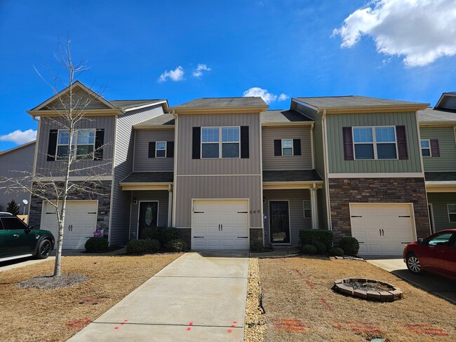 Primary Photo - Nice 3 bed 2.5 bath Townhouse located in A...