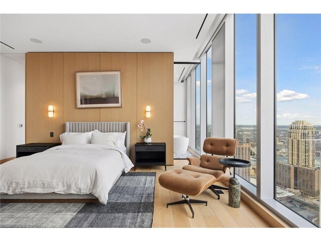 Building Photo - 255 Hennepin Ave