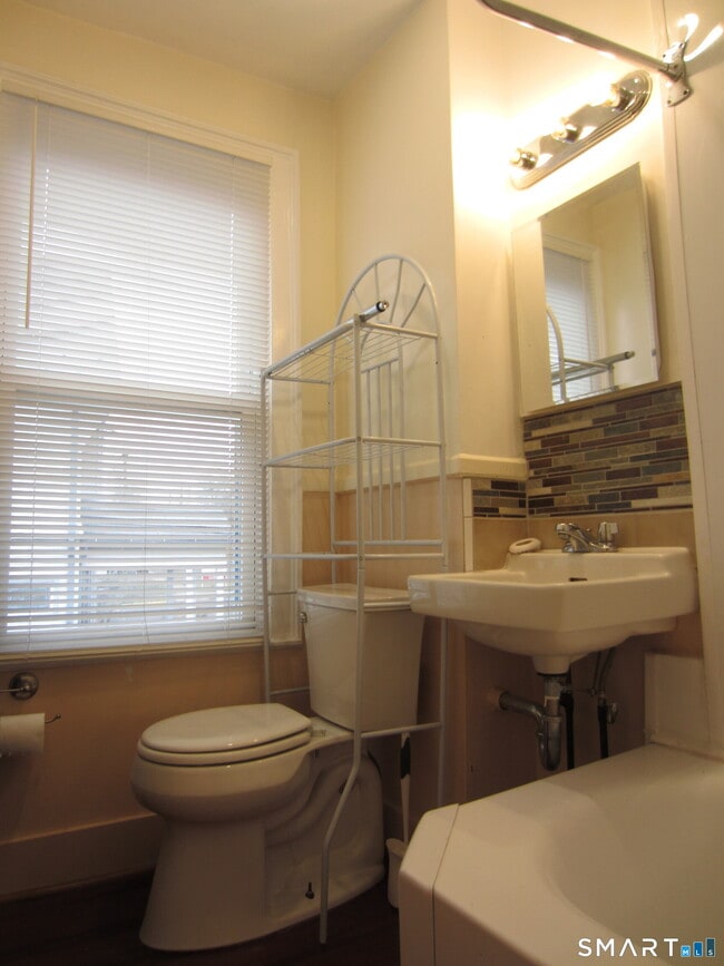 Building Photo - 36 S Main St