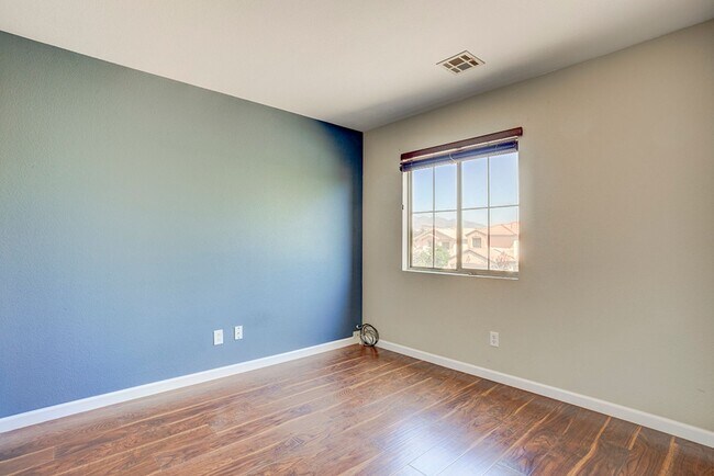 Building Photo - Status: Accepting Applications