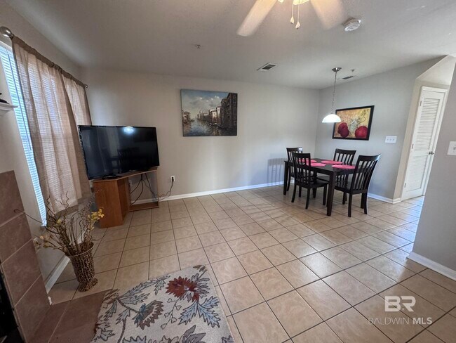 Building Photo - 1517 Regency Rd