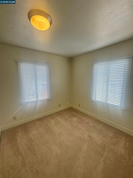 Building Photo - 674 Maud Ave