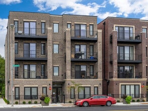 Building Photo - 6035 W North Ave