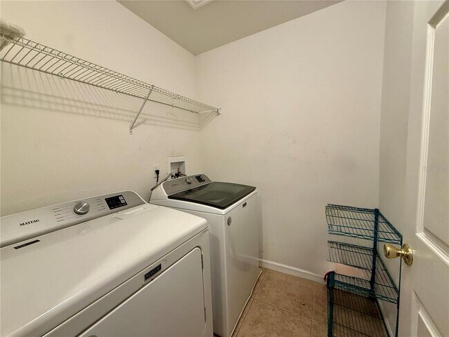 Building Photo - 16677 Cedar Crest Dr