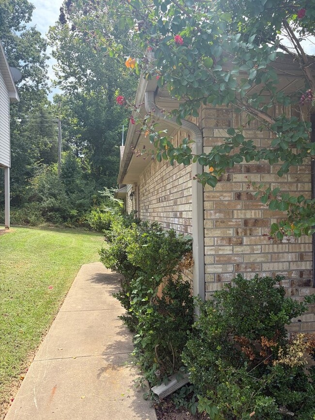 Building Photo - 1115 GRINNELL Cir