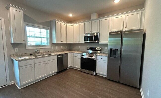 Building Photo - 1027 Echo Rdg Rd