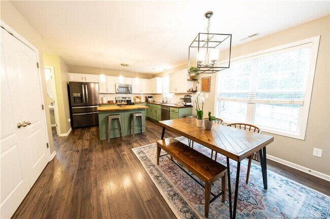 Building Photo - 622 Omaha Dr