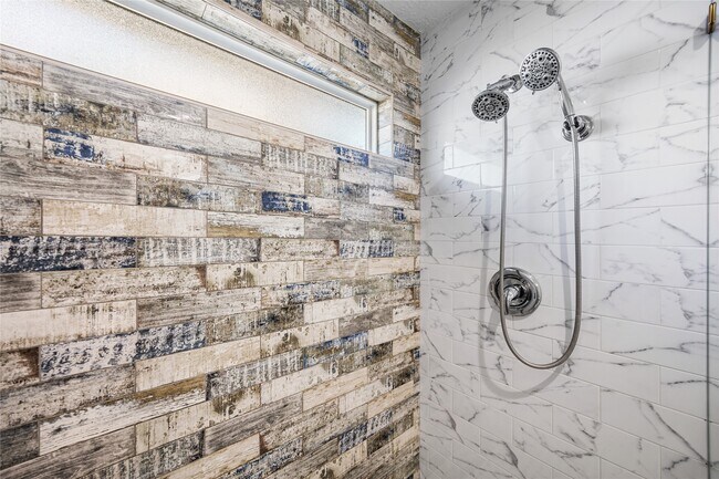 Building Photo - 1422 Gardenia Dr