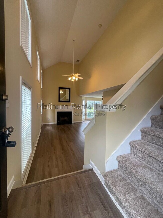 Building Photo - 810 Camelon Ct