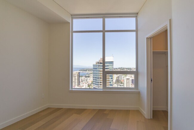 Building Photo - 2Bd/2Ba Seattle Condo