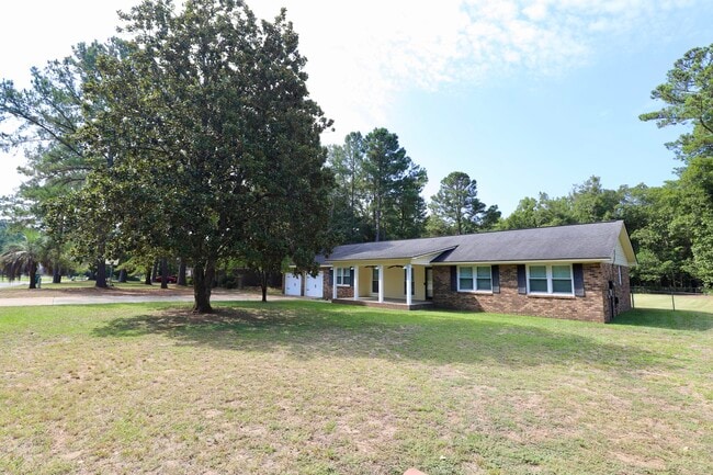 Building Photo - 579 Sierra St