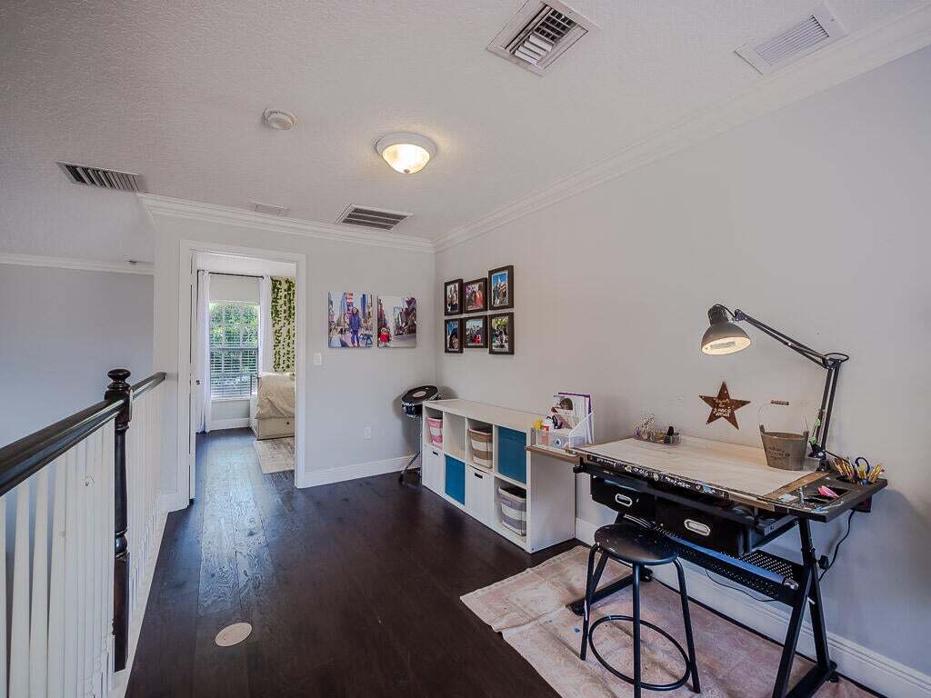 Building Photo - 6673 Eagle Ridge Dr