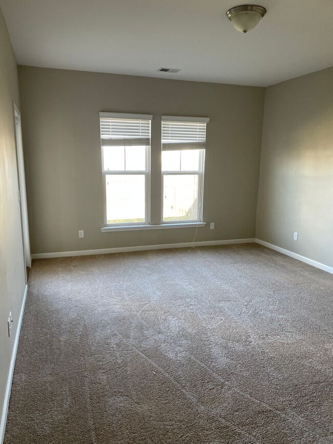 Building Photo - Upcoming Rental*POOLER- SPRING LAKES