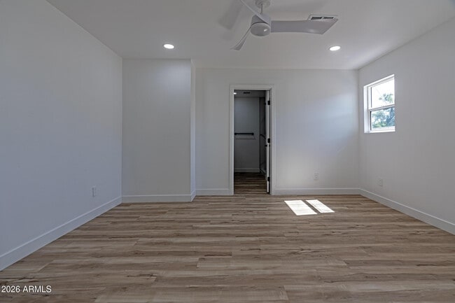 Building Photo - 3035 E Heatherbrae Dr