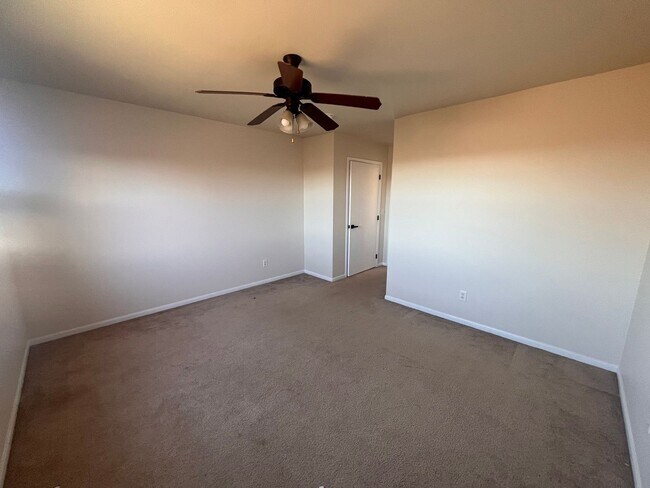 Building Photo - 16785 Huntington Ln