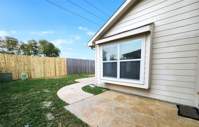 Building Photo - 21342 Colton Cove Dr