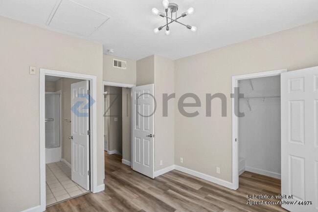 Building Photo - 727 Northrup St
